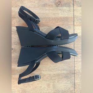 Women’s CROCS Leigh Sandals